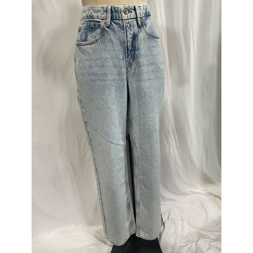 Light Wash Women’s Straight-Leg Jeans